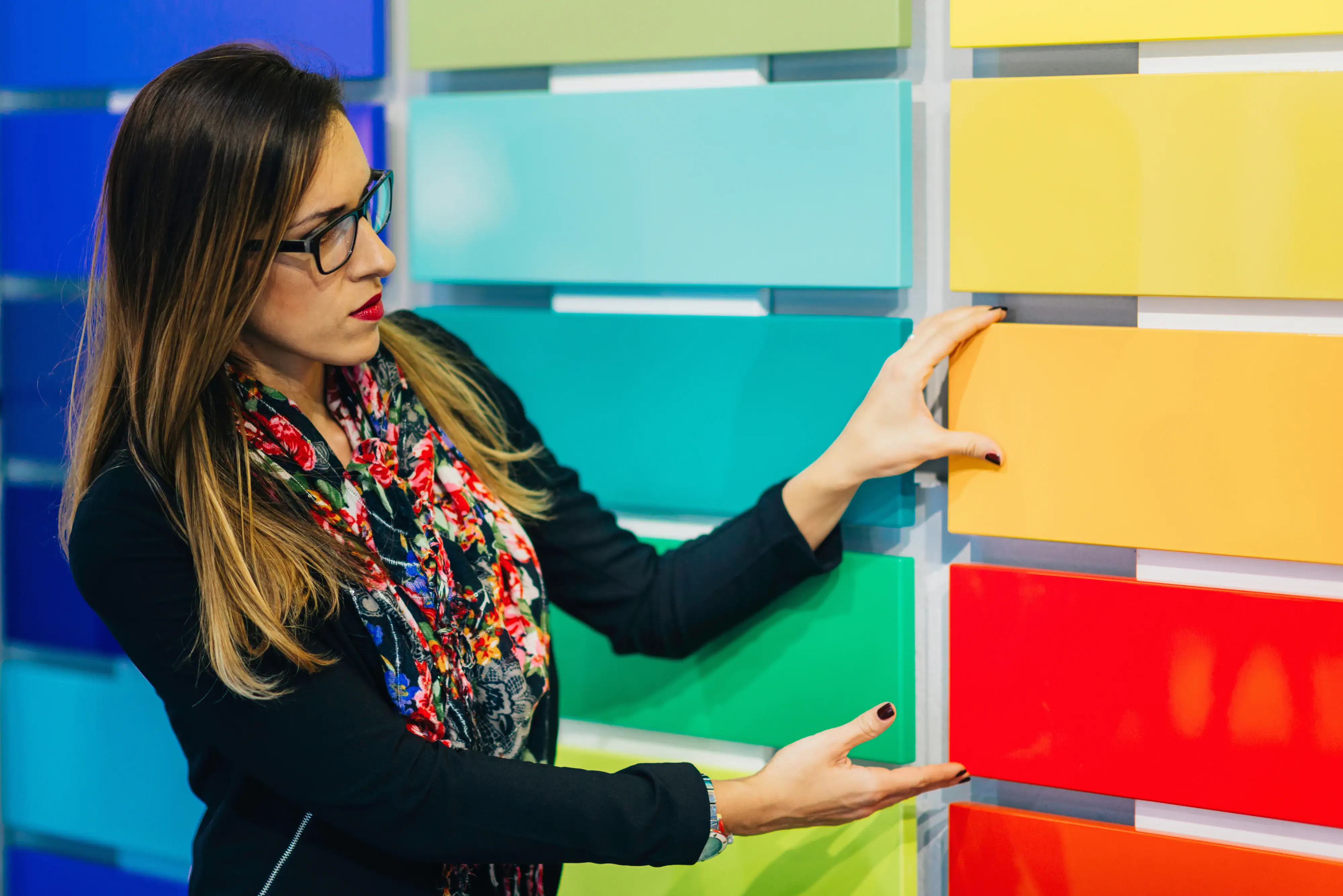 Production of solid colors in 3 plants and 4 different paper machines.