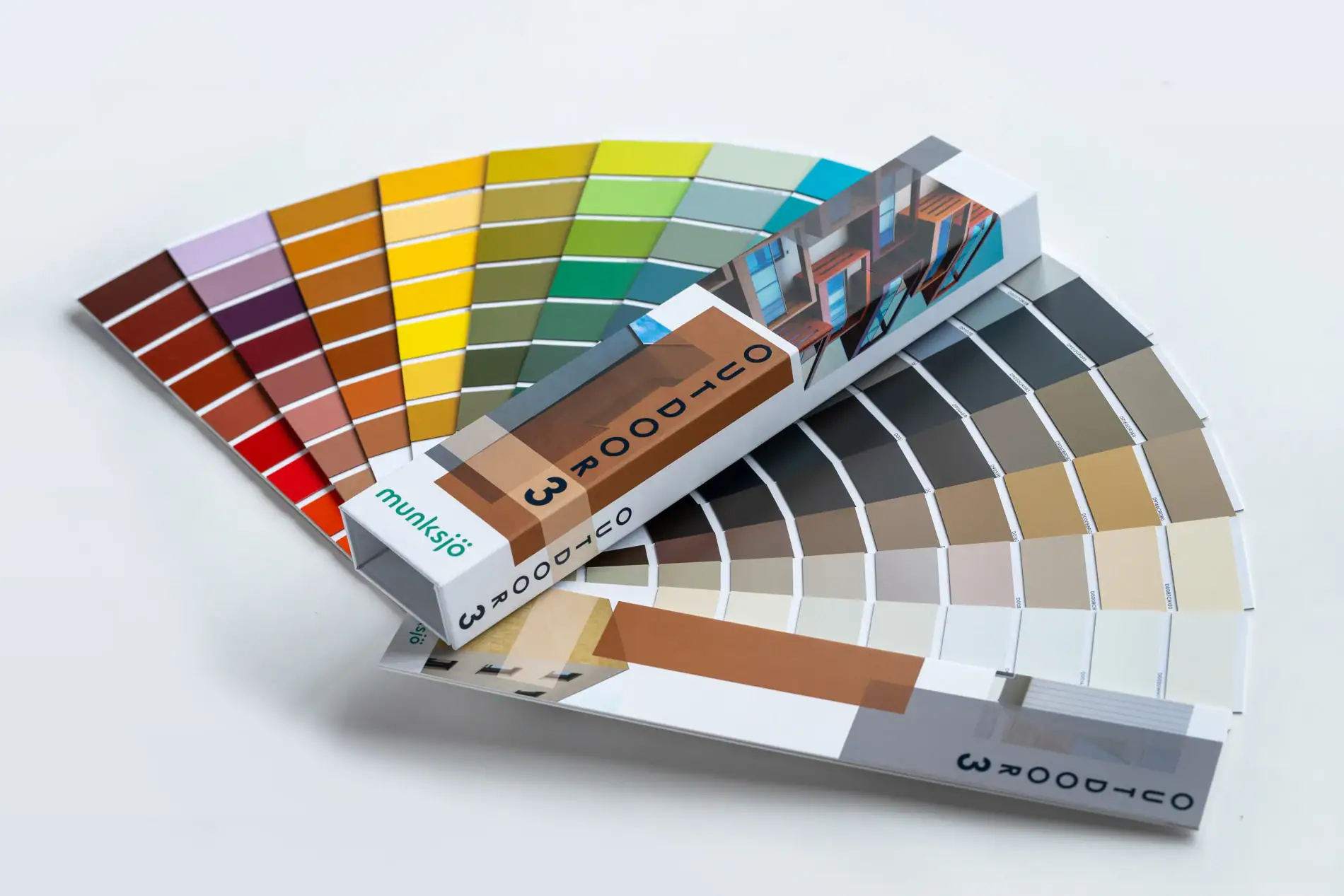 OUTDOOR 3 Specifically designed for exterior compact panel applications.